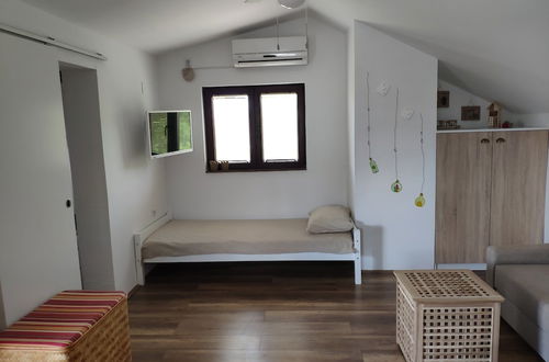 Photo 9 - Modern Apartment in Starigrad With Garden