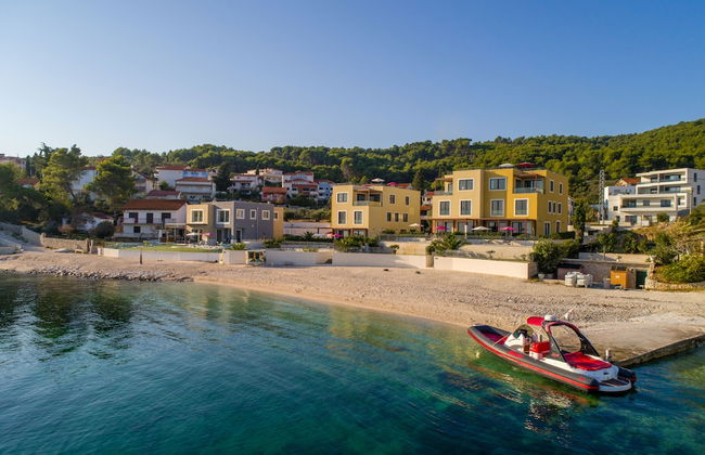 Acadia Beach Villas & Apartments, Slatine - Foto 1