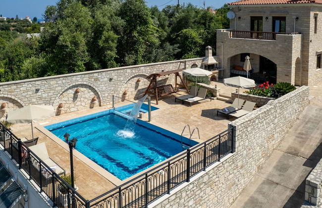Luxurious Villa With Private Pool, Near a Couple of Restaurants & Sandy Beach - Foto 27