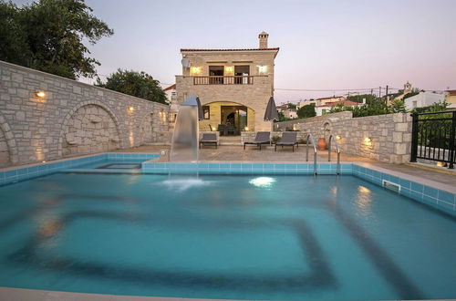 Photo 41 - Luxurious Villa With Private Pool, Near a Couple of Restaurants & Sandy Beach