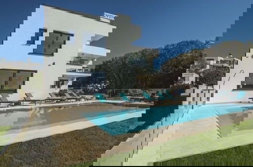 Foto 26 - Beautiful Villa by the sea