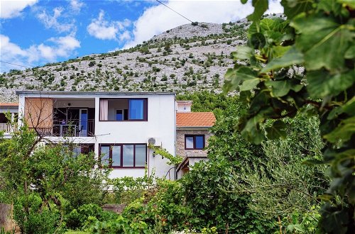 Photo 10 - Apartment in Starigrad With Terrace