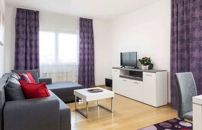 2 Bedroom Apt. in the Business Zone- Free Parking - Photo 12