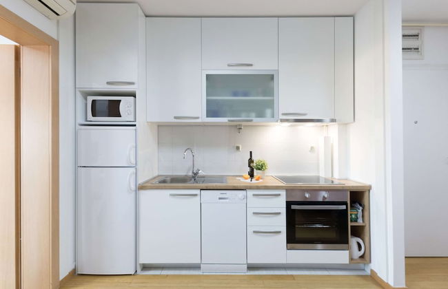 2 Bedroom Apt. in the Business Zone- Free Parking - Photo 10