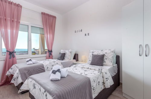 Photo 4 - Spacious Apartment With Swimming Pool and Jacuzzi, Sea View