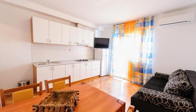 Photo 1 - A3 Apt w Balcony & sea View,2 min Walking to Beach