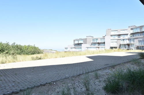 Photo 27 - Luxury Apartment Right by the sea