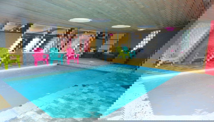 Foto 1 - Superb House for Family Group with Swimming Pool, Sauna, Hot Tub, Billiards