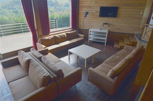 Foto 14 - Superb House for Family Group with Swimming Pool, Sauna, Hot Tub, Billiards