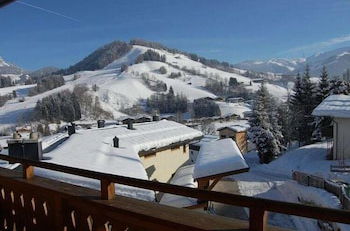 Foto 24 - Stunning Holiday Home With Balcony, Ski Storage, Parking