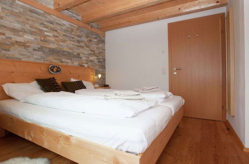 Photo 8 - Stunning Holiday Home With Balcony, Ski Storage, Parking