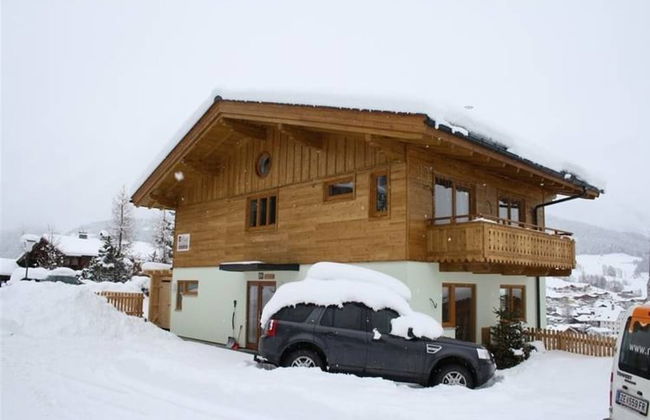 Stunning Holiday Home With Balcony, Ski Storage, Parking - Foto 16