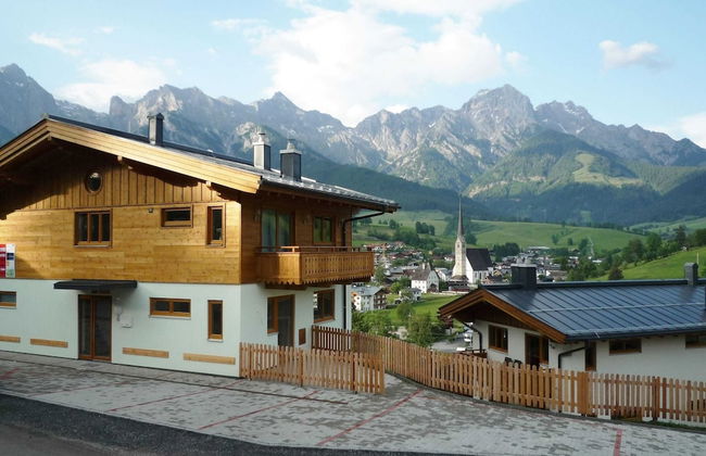 Stunning Holiday Home With Balcony, Ski Storage, Parking - Foto 1