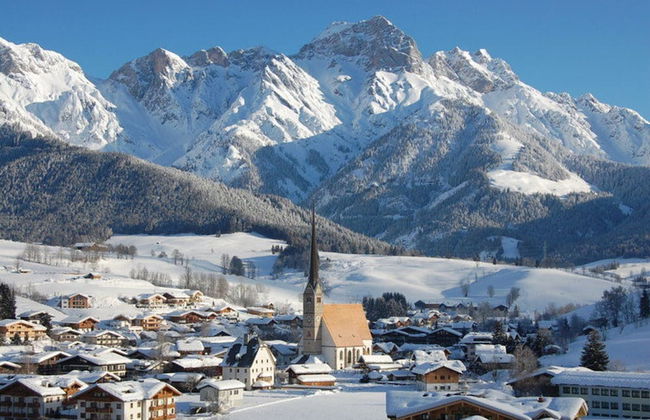 Stunning Holiday Home With Balcony, Ski Storage, Parking - Foto 18