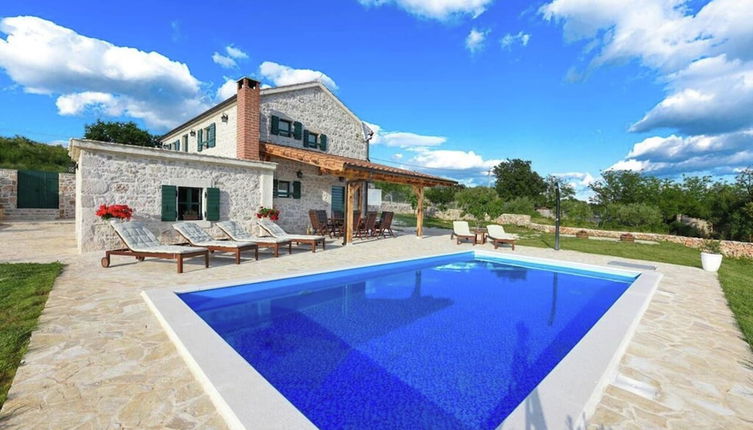 Foto 1 - Lovely Villa in Posedarje With Private Pool