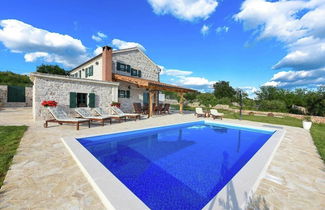 Foto 1 - Lovely Villa in Posedarje With Private Pool