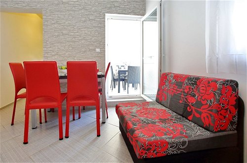 Photo 15 - Tranquil Apartment in Bibinje With Garden