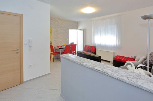 Photo 9 - Tranquil Apartment in Bibinje With Garden