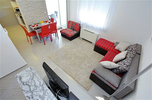 Photo 9 - Tranquil Apartment in Bibinje With Garden and Terrace