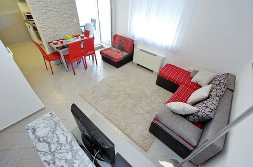 Photo 8 - Tranquil Apartment in Bibinje With Garden