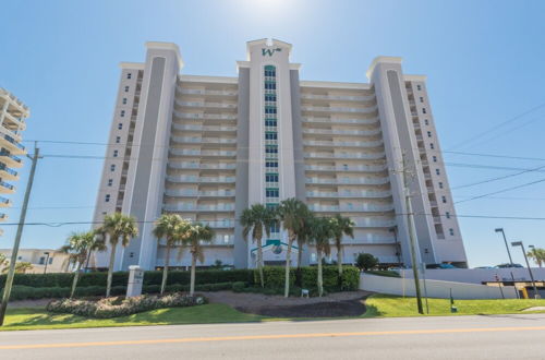 Photo 40 - Beachfront Windemere Condos by Hosteeva