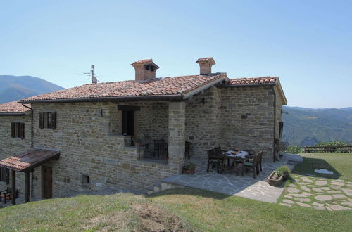 Photo 14 - Stunning Villa in Apecchio with Hot Tub