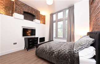 Photo 1 - Spacious & Modern 2 Bed Apartment at Knightsbridge London