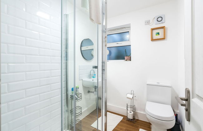NEW Stylish 1 Bedroom Flat With Garden London - Foto 13