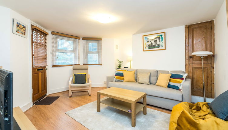 Photo 1 - NEW Stylish 1 Bedroom Flat With Garden London