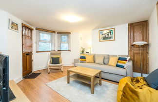 Foto 1 - NEW Stylish 1 Bedroom Flat With Garden London