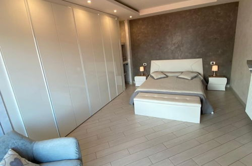 Foto 16 - Romantica Suite Modern Apartment in Verbania Intra
