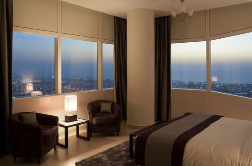 Photo 9 - Nassima Tower Hotel Apartments