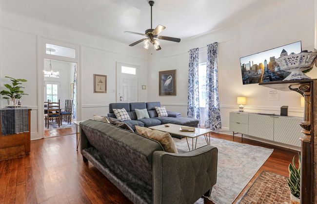 Uptown Spacious 4BD w Historic Charm - Foto 24