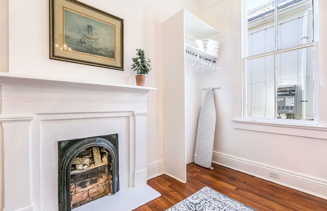 Uptown Spacious 4BD w Historic Charm - Foto 42