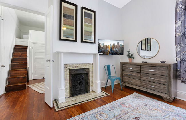 Uptown Spacious 4BD w Historic Charm - Foto 41