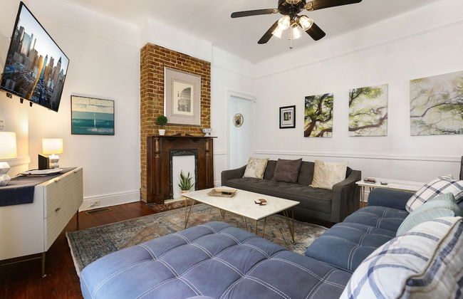 Uptown Spacious 4BD w Historic Charm - Foto 26