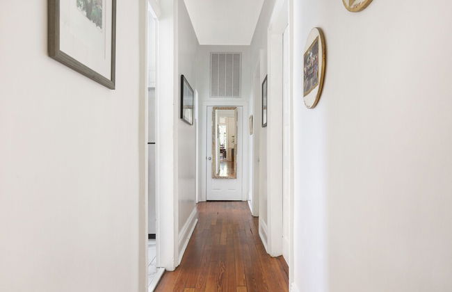 Uptown Spacious 4BD w Historic Charm - Foto 38