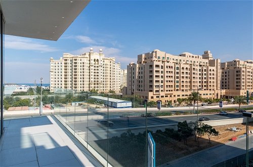 Photo 17 - Posh & Spotless 1BR Apartment on Palm Jumeirah