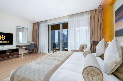 Photo 10 - SuperHost - Spacious Studio With Direct Burj Khalifa View I Address Dubai Mall