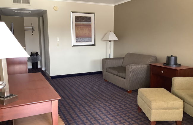 Silver Spur Vintage Inn & Suites - Foto 36