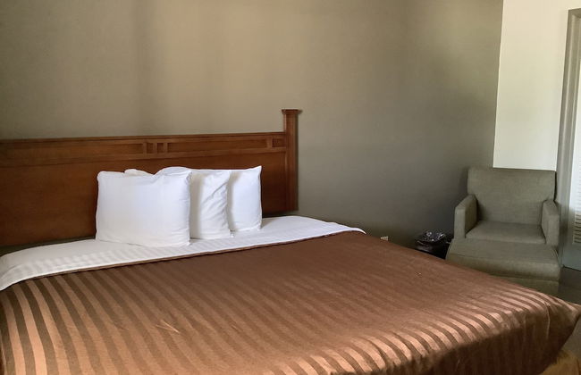 Silver Spur Vintage Inn & Suites - Foto 21