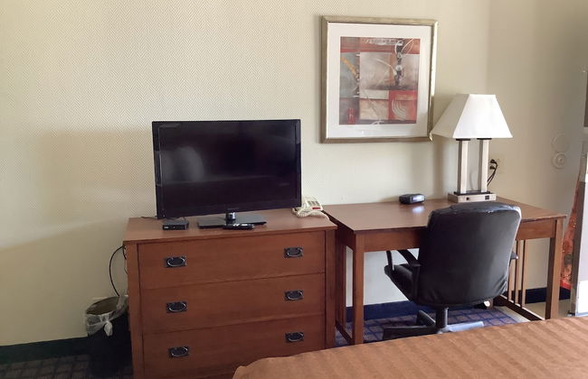Silver Spur Vintage Inn & Suites - Foto 10