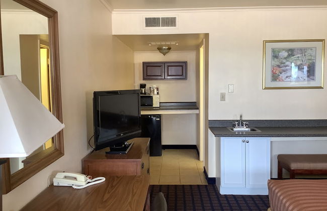 Silver Spur Vintage Inn & Suites - Foto 37