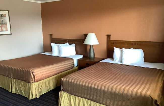 Silver Spur Vintage Inn & Suites - Foto 9