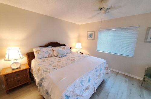 Photo 3 - 2 Bed, 2 Bath, Upgraded, Ocean & Pool View - Ocean Village Club O25