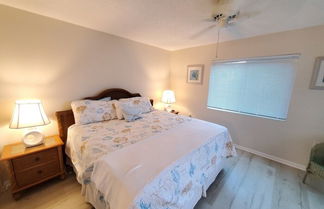 Photo 3 - 2 Bed, 2 Bath, Upgraded, Ocean & Pool View - Ocean Village Club O25