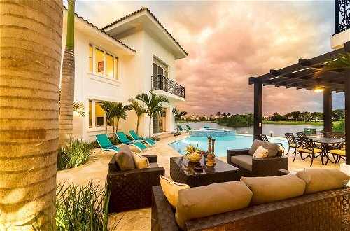 Foto 9 - Huge Villa for Large Groups in Bavaro Cocotal - Up to 16 People With Pool Jacuzzi Chef Maid