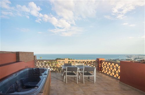 Photo 19 - Penthouse M Reserva del Higueron 3 BEDROOMS. TRANSFER to the Beach and Train station. JACUZZI. WIFI. 2 PARKING. 2 SWIMMING POOL