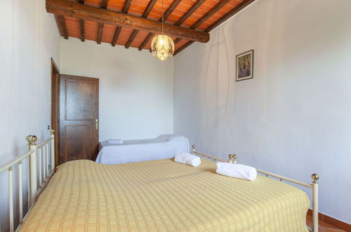 Photo 13 - Snug Apartment in Gambassi Terme-fi With Tennis Court