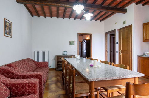 Photo 10 - Snug Apartment in Gambassi Terme-fi With Tennis Court